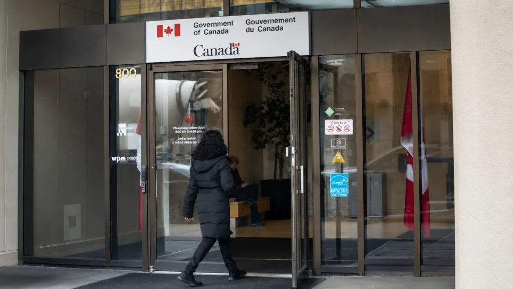 Visual guide to Canada TFWP 2025 update and wage requirements
